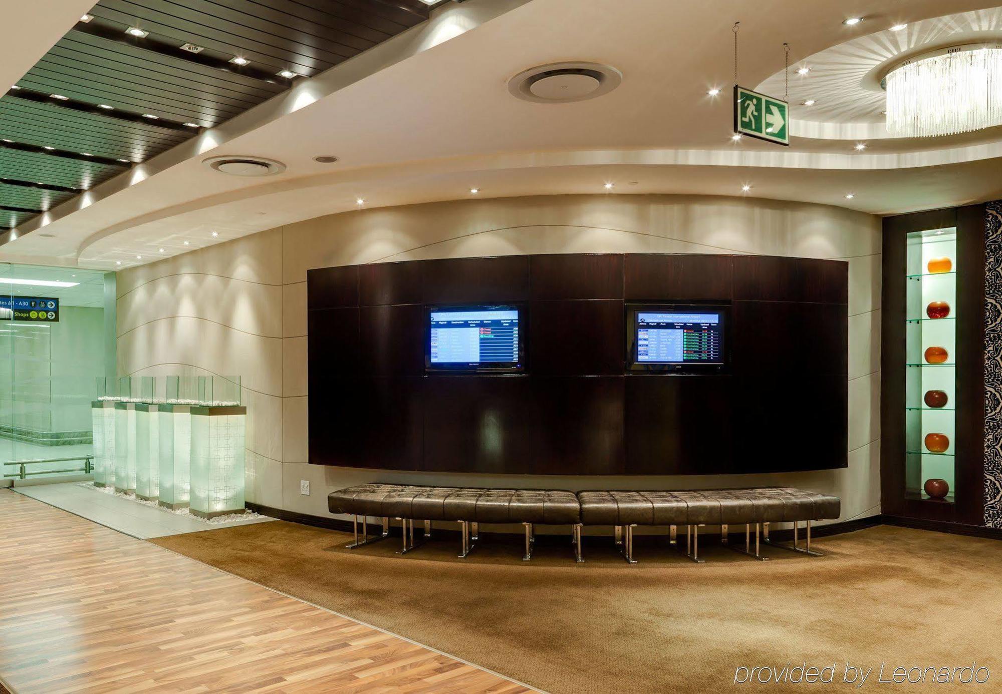 Protea Hotel By Marriott Transit O.R. Tambo Airport Kempton Park Exteriör bild